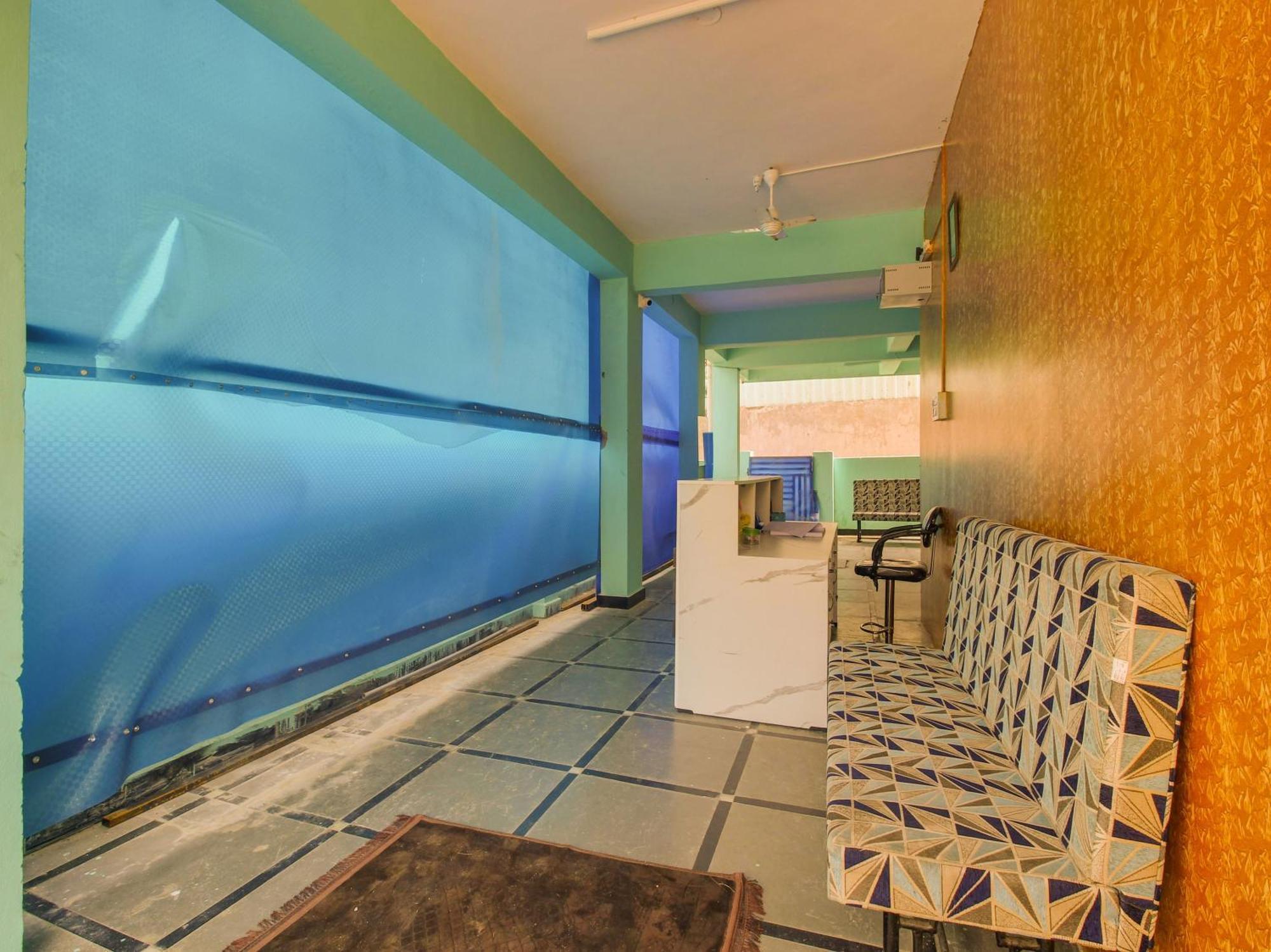 Hotel O R.J.International Pedda Ambarpet Exterior photo